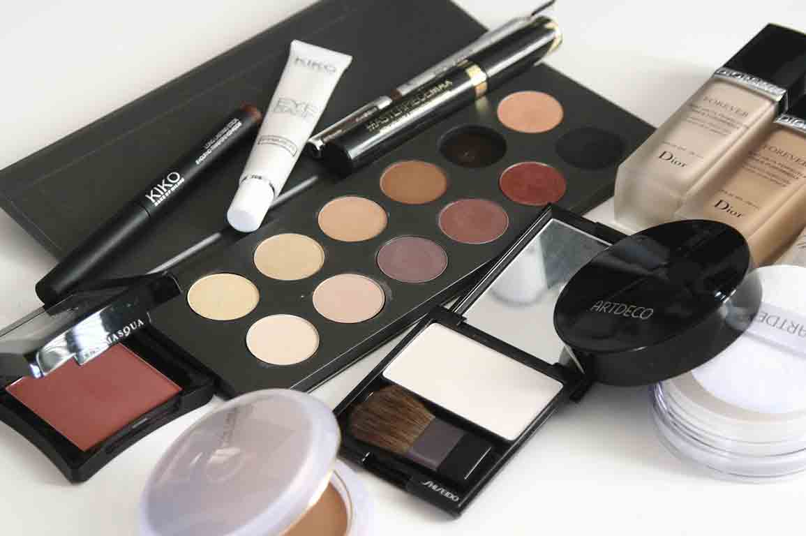 What Every Beginner Needs to Have in Their Makeup Kit